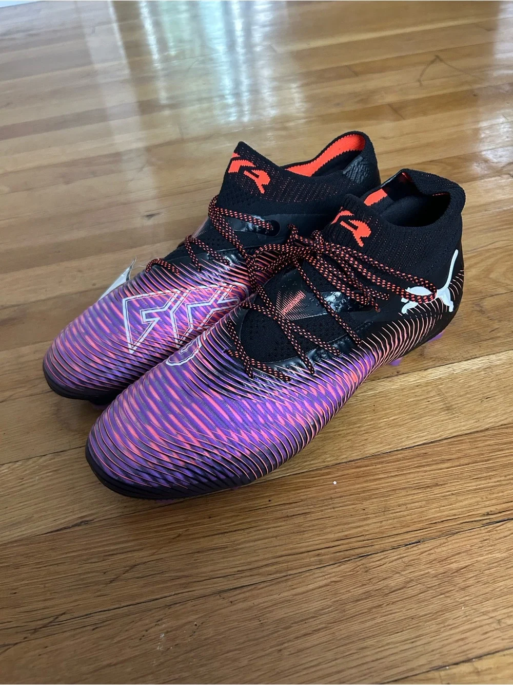 Puma Future 8 Ultimate black glowing red soccer cleats - Picture 3 of 6
